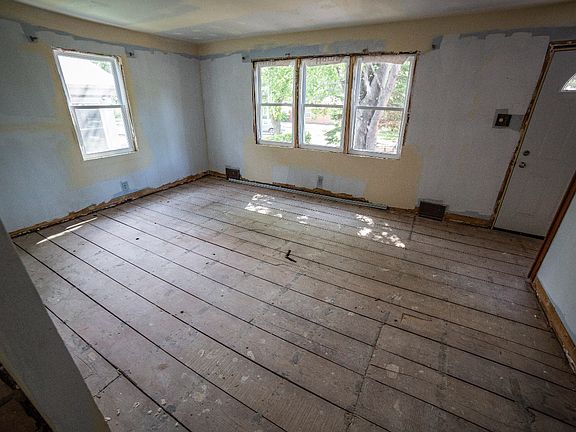 3rd image of 9139 Tulley Ave