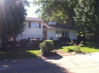 402 Rock Holly Rd, Charleston, WV 25314