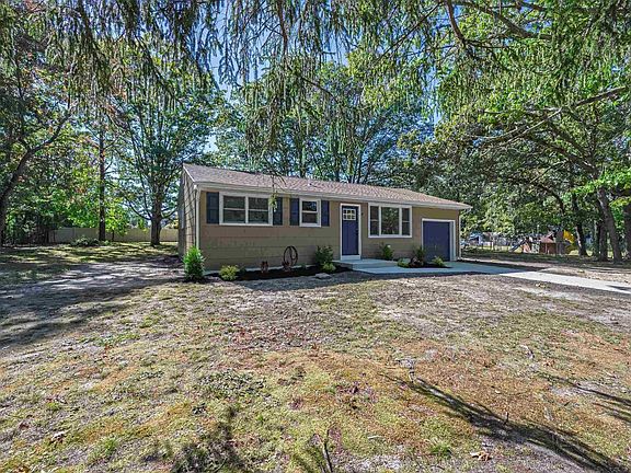 2nd image of 310 Sandy Ln