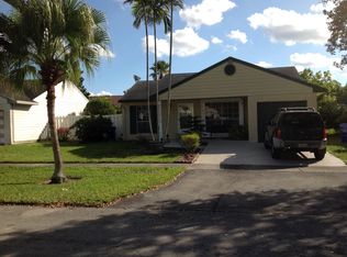 8660 SW 14th Ct, Pembroke Pines, FL 33025