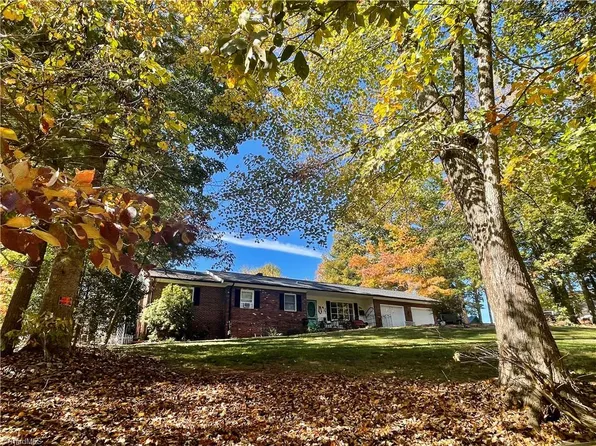 357 Holly Hill St, North Wilkesboro, NC 28659