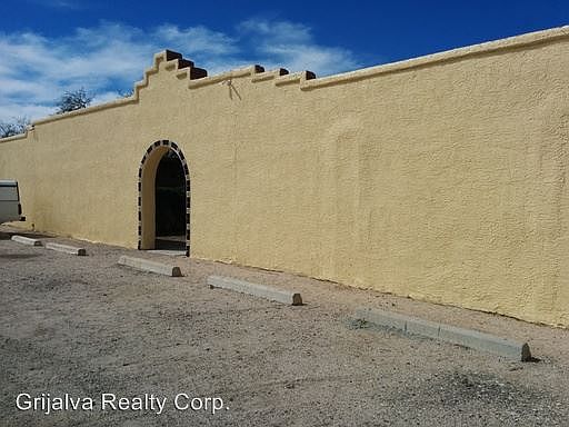 2nd image of 2833 N Flanwill Blvd