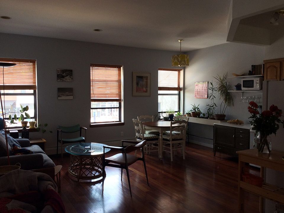 2nd image of 118 Prospect Pl #2