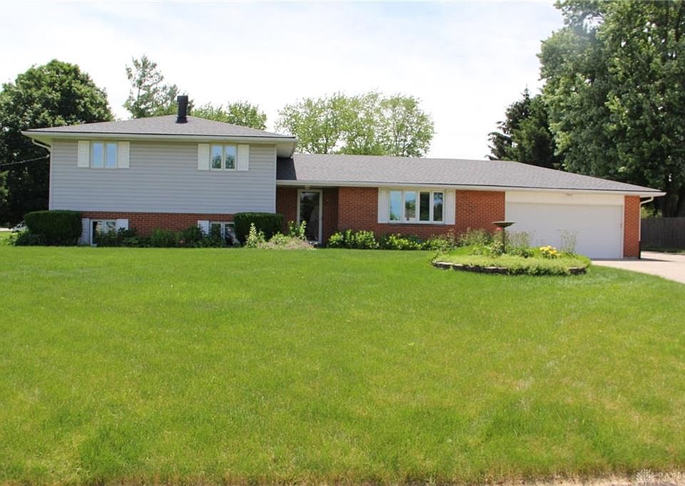 1st image of 290 Essex Dr