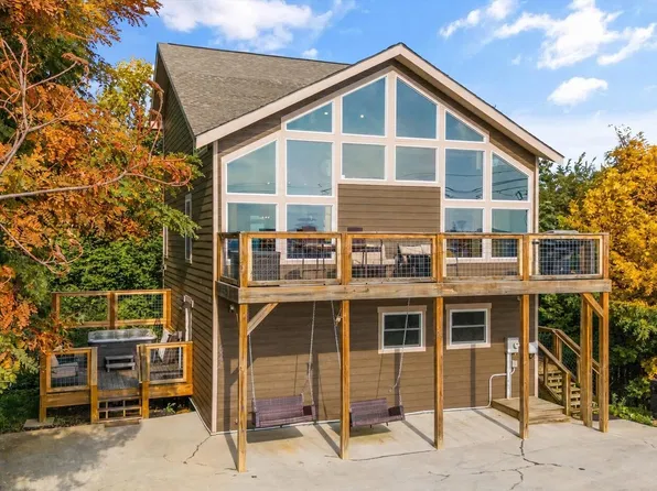 622 Wiley Oakley Dr, Gatlinburg, TN 37738