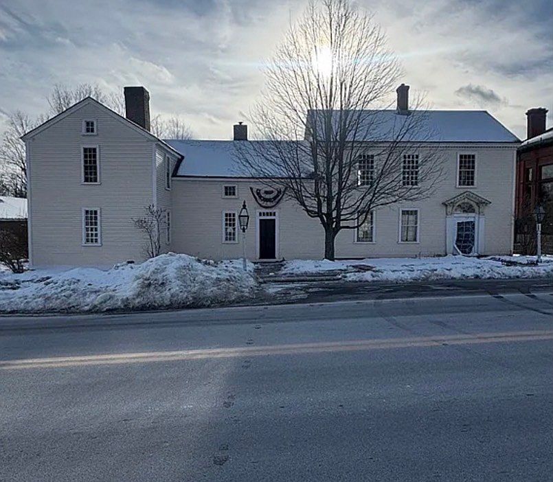 1st image of 804 Main St