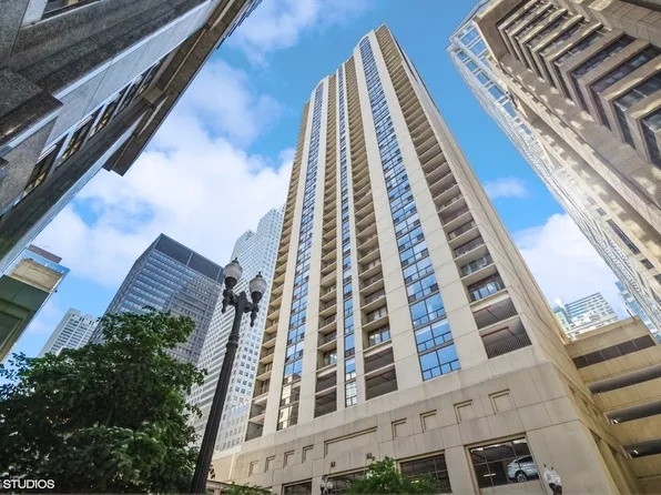 200 N Dearborn St Unit 4004, Chicago, IL 60601