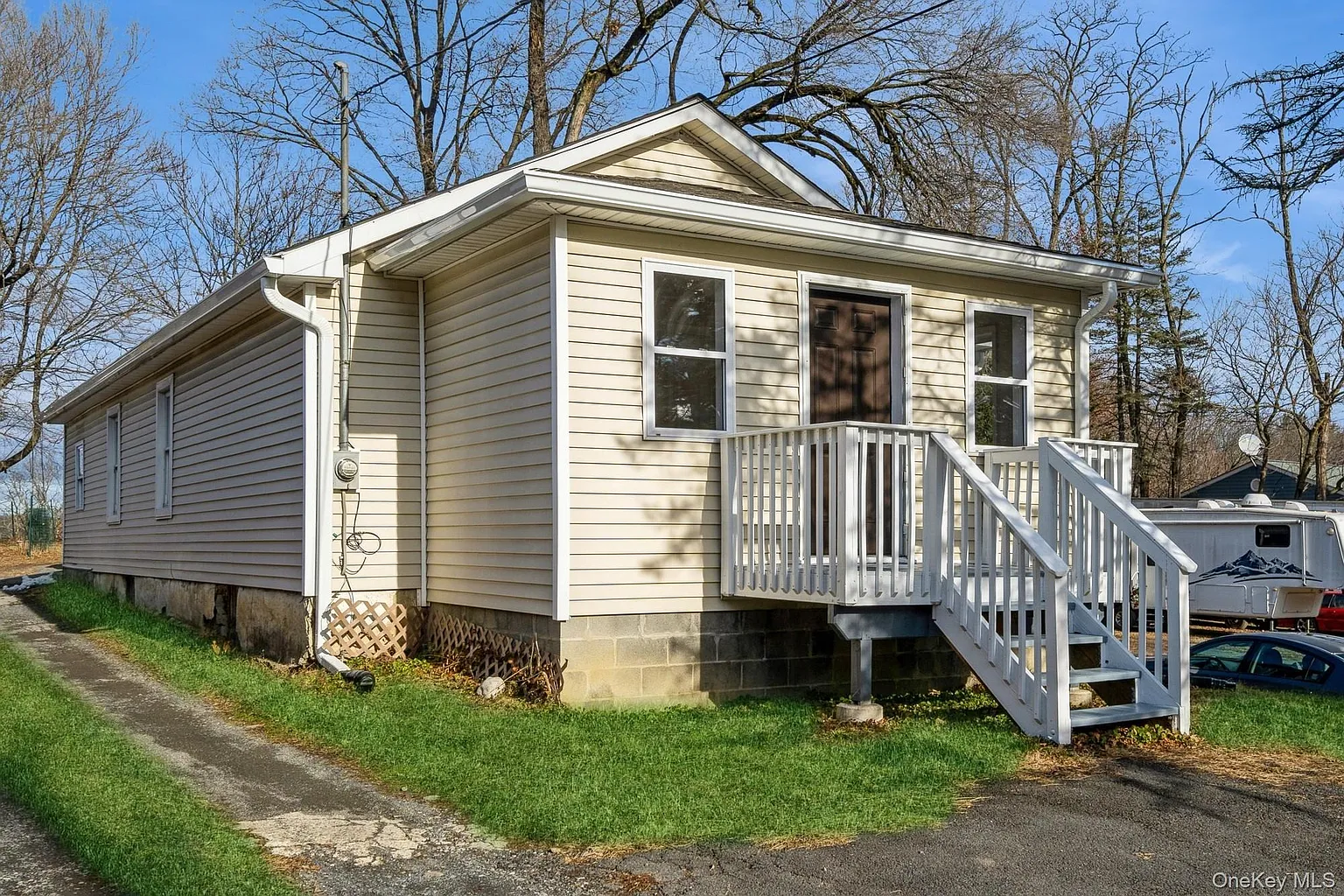 184 Ward St photo 1