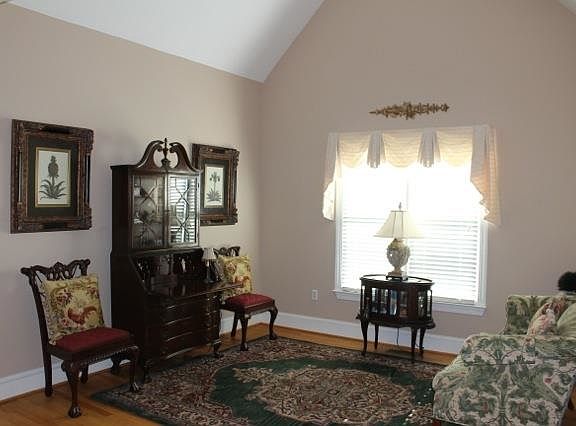 4th image of 9313 Cove Dr