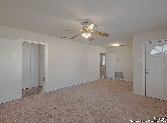 4th image of 218 Pilgrim Dr