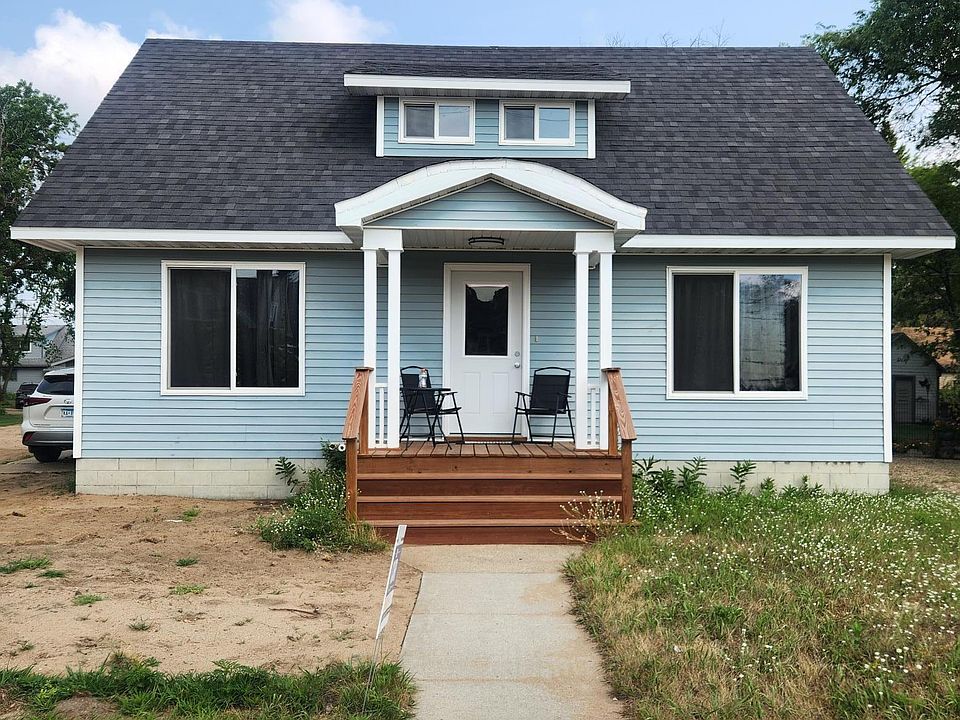 1st image of 219 Main St NE