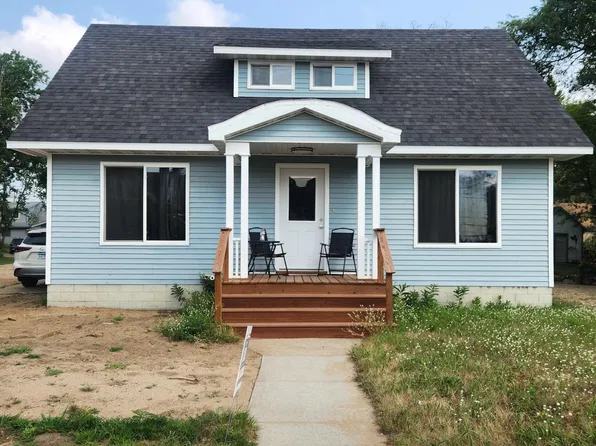 219 Main St NE, Menahga, MN 56464