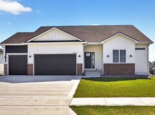 16628 Deerview Dr, Urbandale, IA 50323