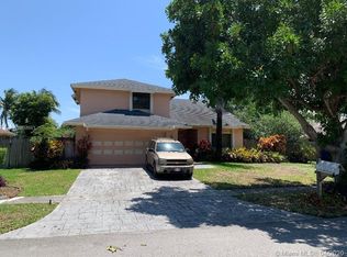 631 SW 100th Ave, Pembroke Pines, FL 33025