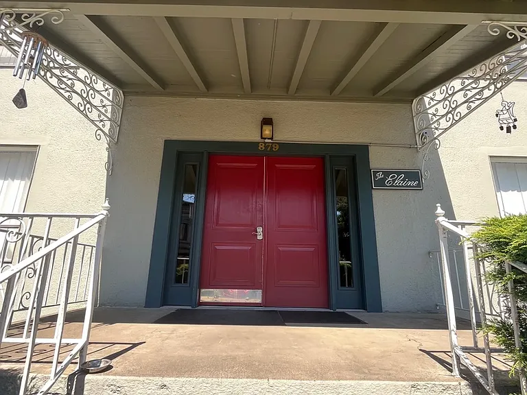 Elaine Apartments — Photo 28