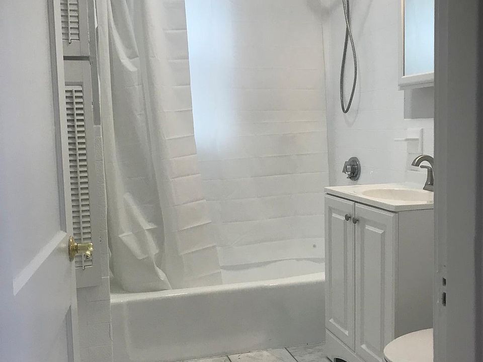 2nd image of 1748 N Shore Rd #1EC