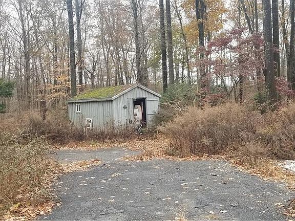 5th image of 48 Gordon Ave