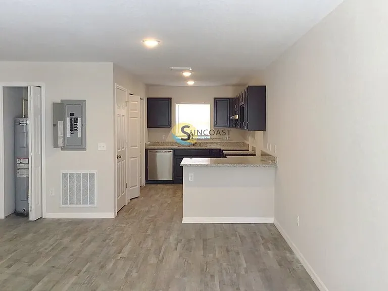9106 N Travis Dr — Photo 3