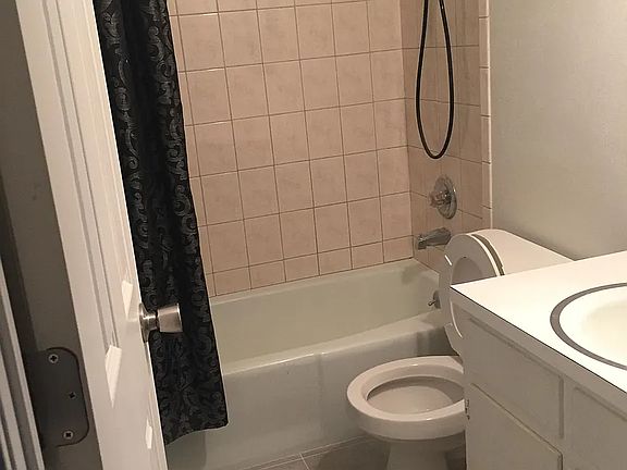 4th image of 9506 Quail Ct