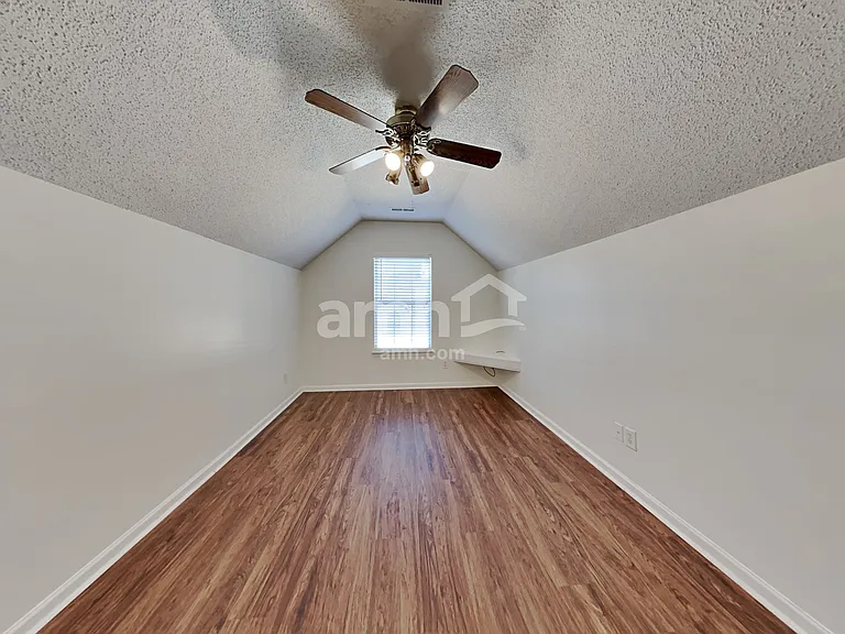 160 Camforth Dr — Photo 8