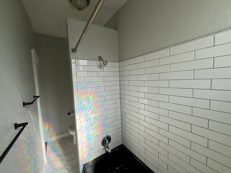 1322 W Kiowa St — Photo 10