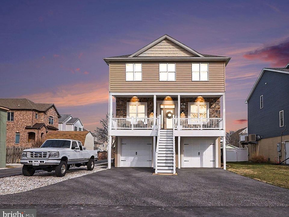 1st image of 2809 4th St