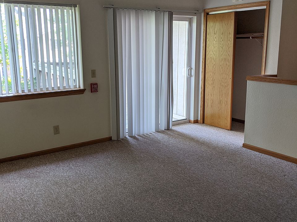 1st image of 1670 Wedgewood Dr #206