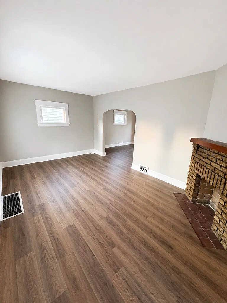 3 bed, 1181 sqft, $1,700 — Photo 2