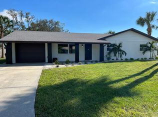 2404 Yorkshire Dr, Sarasota, FL 34231