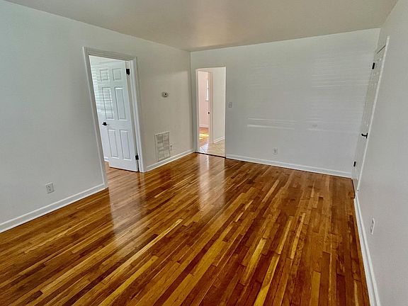 5th image of 1914 Jersey Ave APT 1