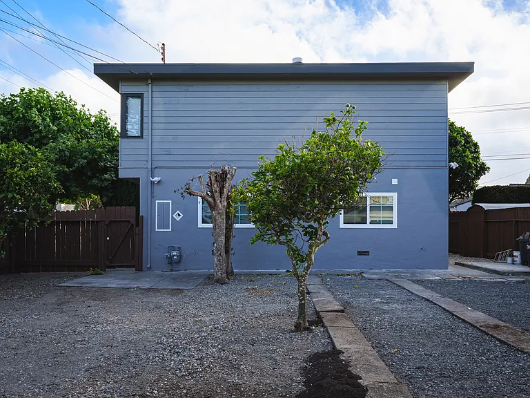 582 Euclid Ave — Photo 3