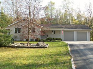 8450 Lakewood Dr, Cheboygan, MI 49721