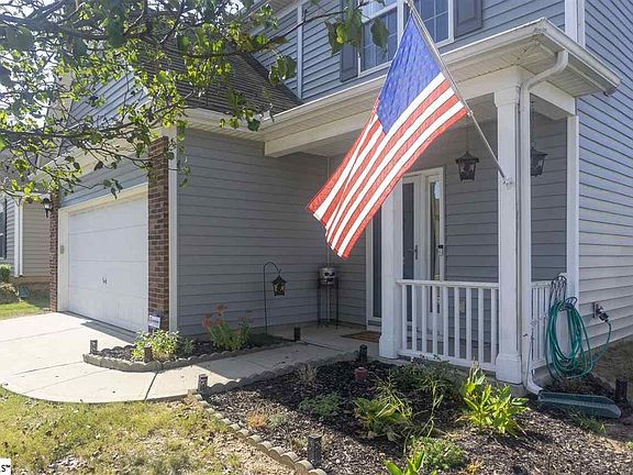4th image of 102 Becket Ct