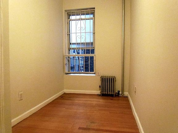 3rd image of 226 Thompson St APT 2