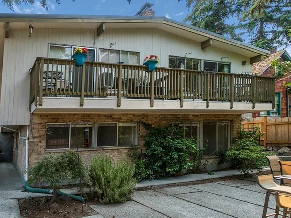 Spacious 2 Bedroom in Idyllic Location, 4352 5th Ave NW, Seattle, WA 98107