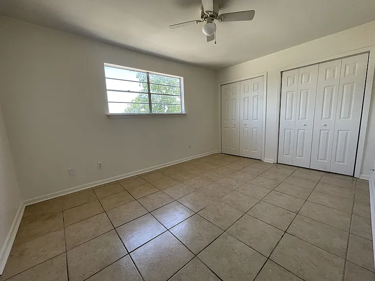 2429 Octavia Dr — Photo 3