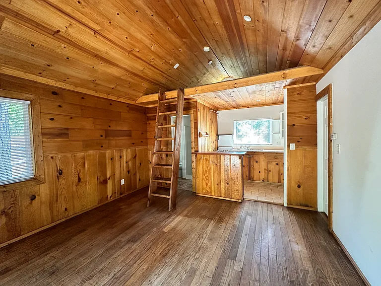 25065 Laurel Dr #4 — Photo 4