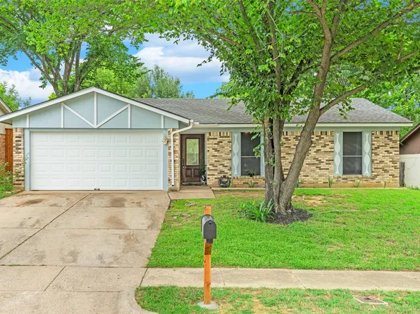 7513 Castillo Rd, Fort Worth, TX 76112