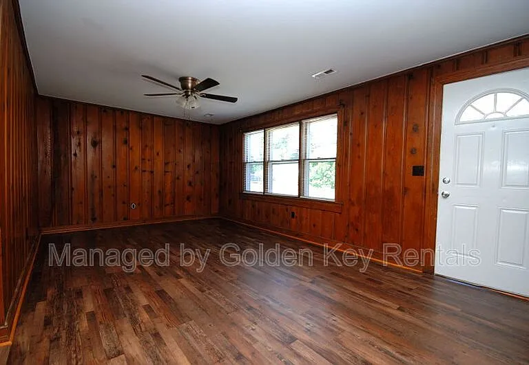 206 S Spence Ave — Photo 2
