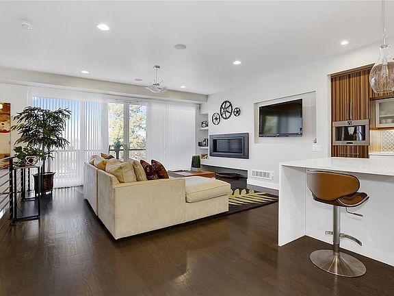 4th image of 3432 W 18th Ave