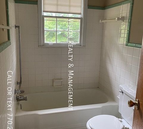 4th image of 322 N White St #B