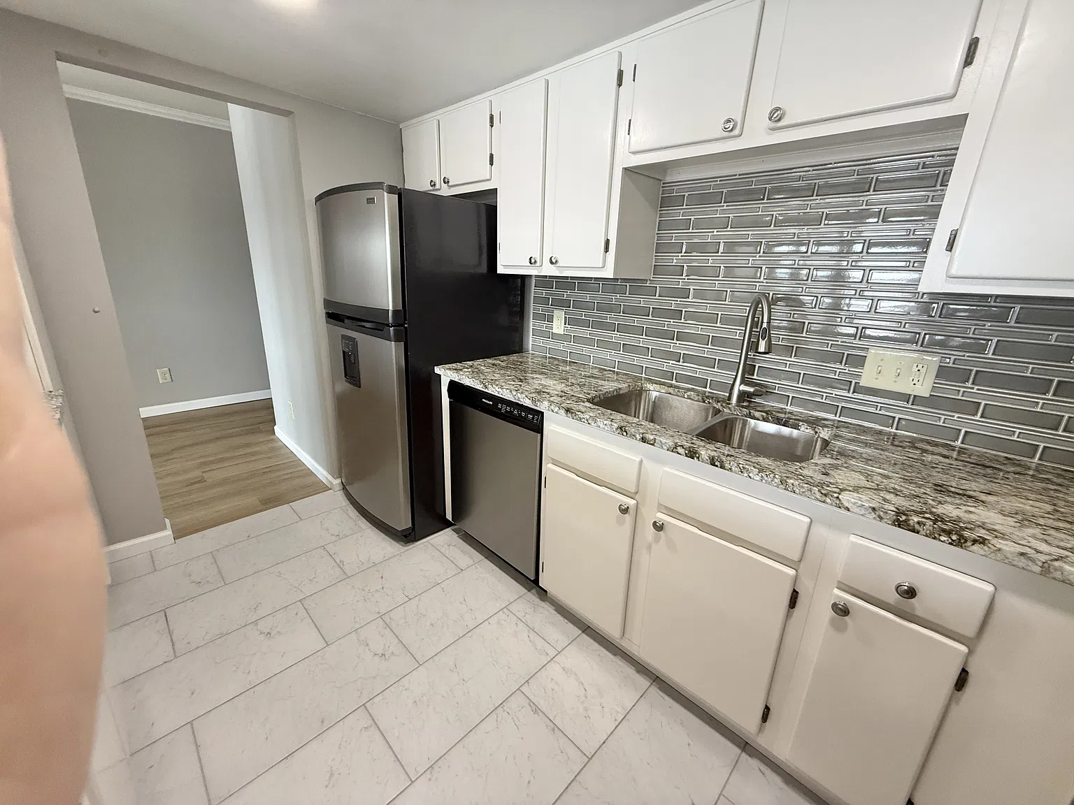 142 Lake Hamilton Drive - 302 — Photo 4