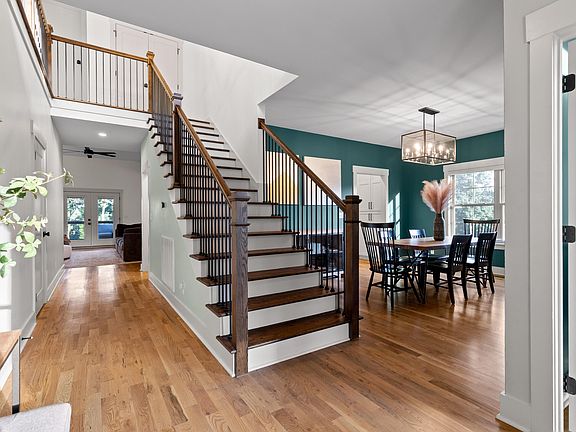 4th image of 3520 Sweetshrub Way