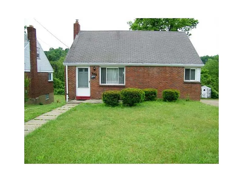 712 Churchill Ave photo 1