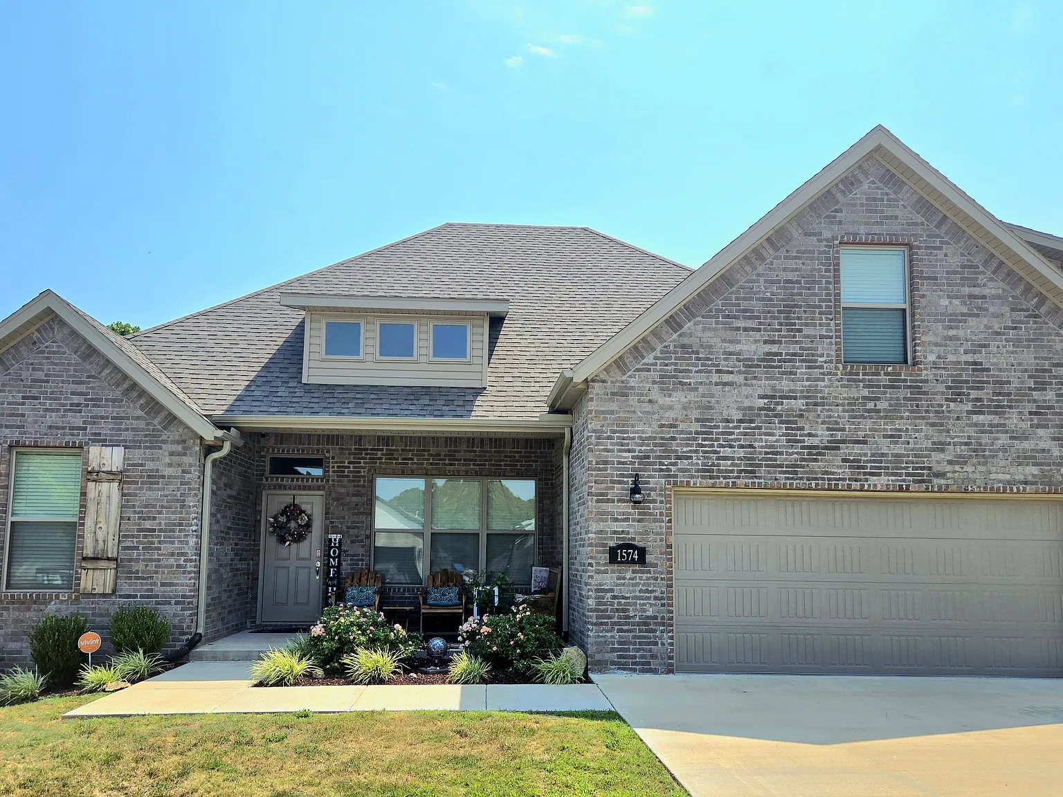 5 bed, 2515 sqft, $3,100 — Photo 1