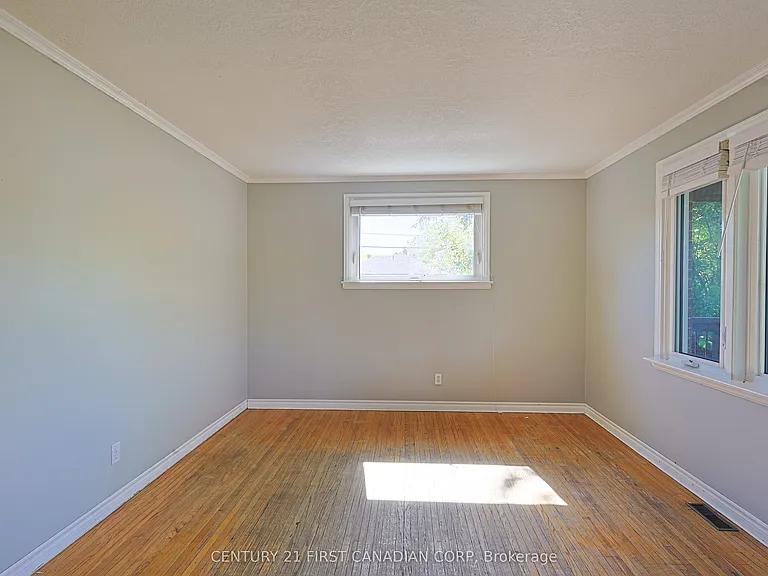 1218 Hamilton Rd — Photo 5