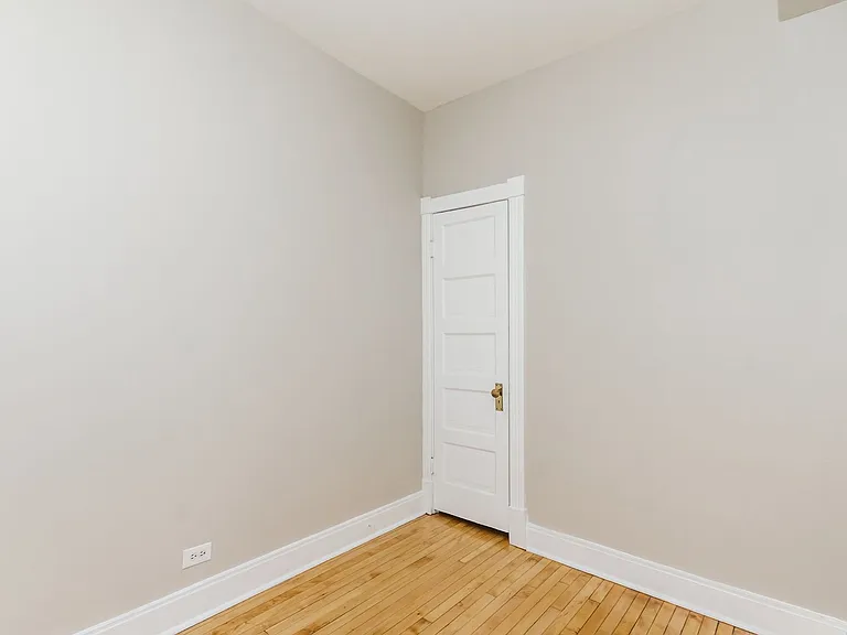 1117 S Racine Ave — Photo 17
