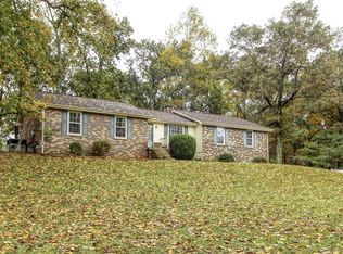 268 Raymond Hodges Rd, Cottontown, TN 37048