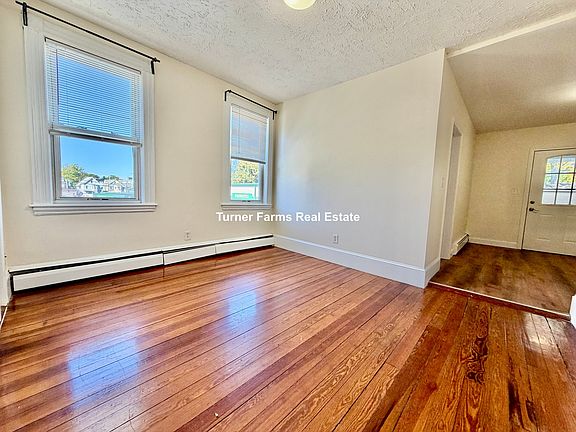4th image of 259 Beacon St #2L