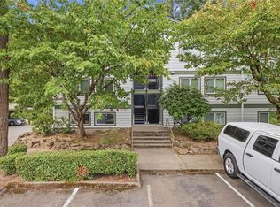 220 NE Dogwood St APT B301, Issaquah, WA 98027